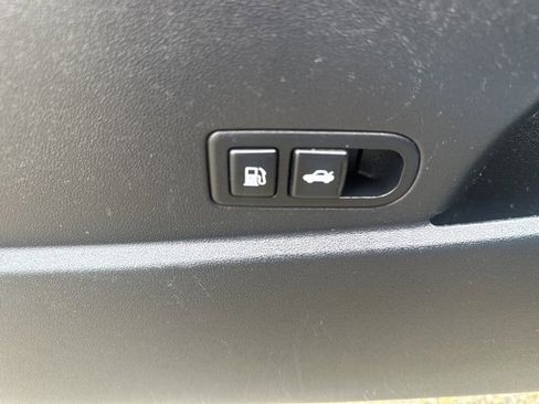 Used 2011 Hyundai Genesis 2.0T image 18