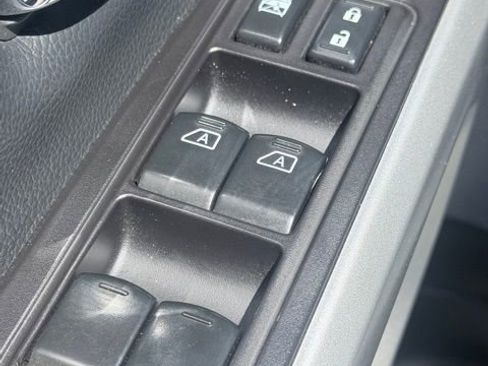 Used 2019 Nissan Titan SV w/ SV Convenience Package AWD/4WD image 24