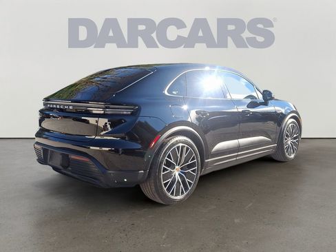 Used 2024 Porsche Macan 4 Electric image 7