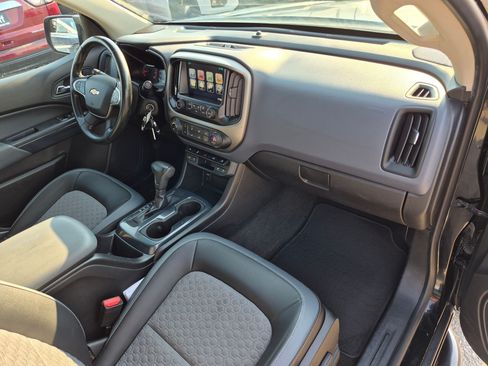 Used 2015 Chevrolet Colorado Z71 AWD/4WD image 30