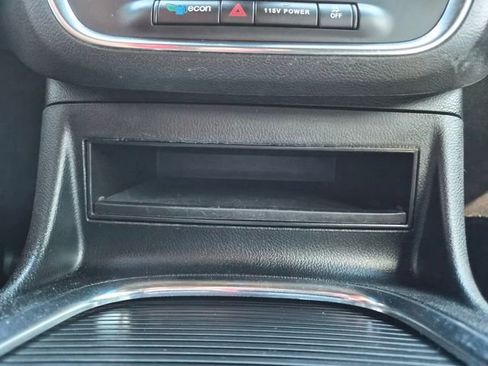 Used 2017 Dodge Grand Caravan GT FWD image 28