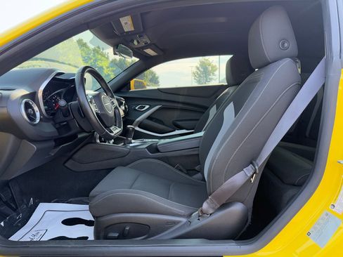 Used 2017 Chevrolet Camaro SS image 17
