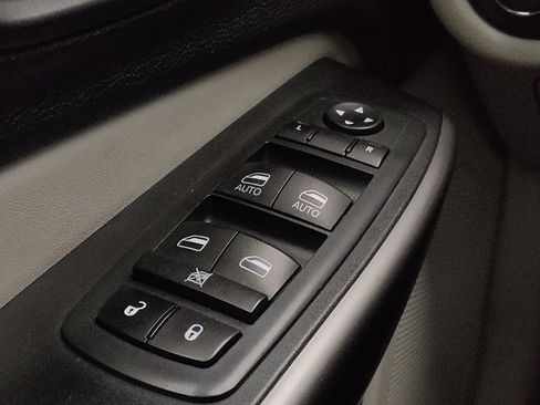 Used 2020 Jeep Cherokee Latitude Plus FWD image 27