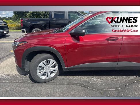 Used 2025 Chevrolet Trax LS image 6