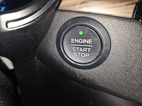 Used 2020 Ford Escape Titanium AWD/4WD image 19