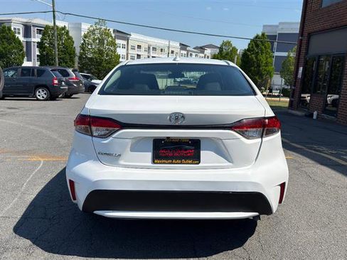 Used 2021 Toyota Corolla LE FWD image 9
