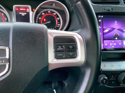 Used 2013 Dodge Journey SXT w/ Flexible Seating Group FWD image 23