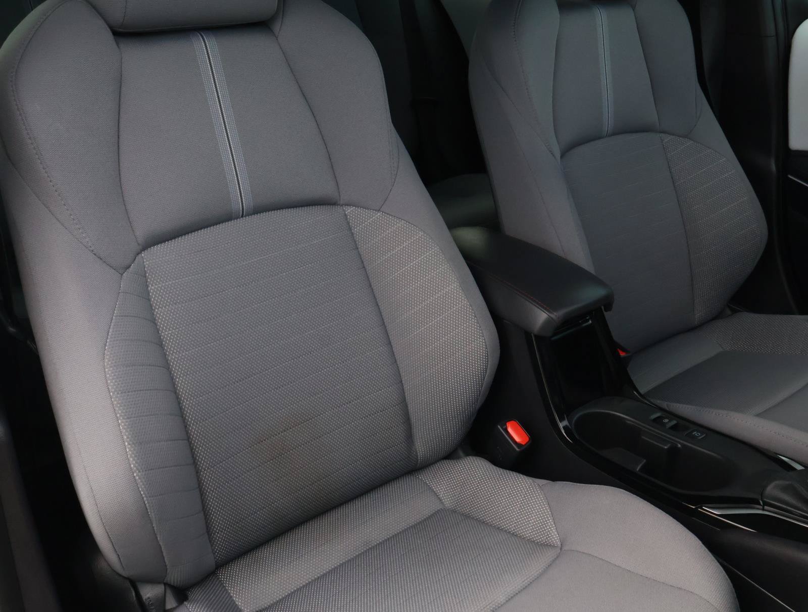 Used 2025 Toyota Corolla SE FWD image 16