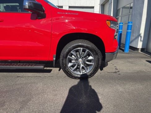 Used 2025 Chevrolet Silverado 1500 LT image 10