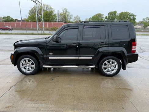Used 2012 Jeep Liberty Sport AWD/4WD image 10