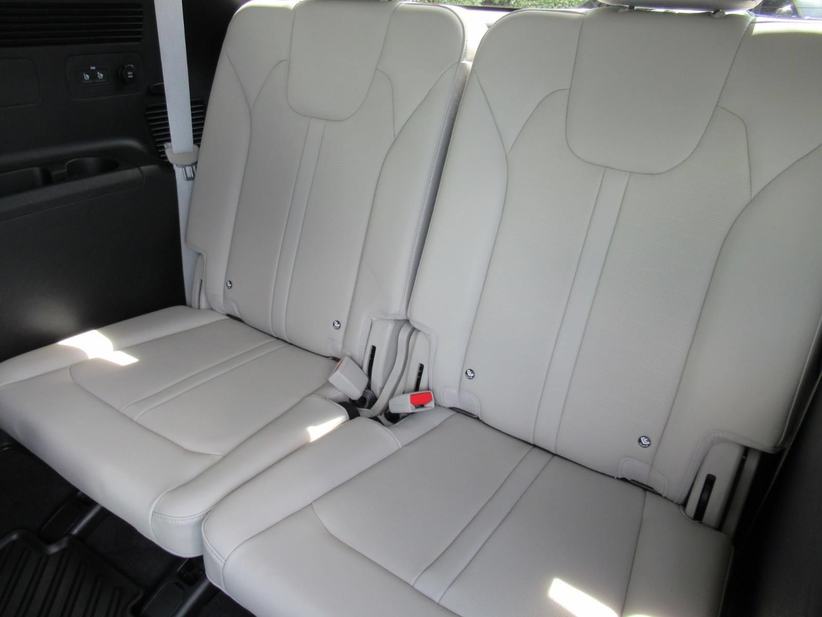Used 2025 Kia Sorento SX FWD image 39
