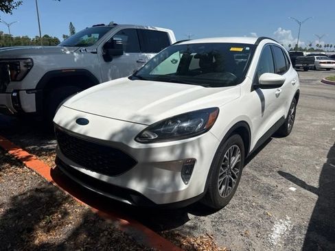 Used 2020 Ford Escape SEL FWD image 3