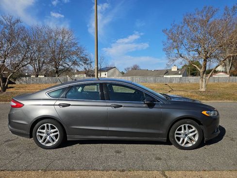 Used 2013 Ford Fusion SE image 8