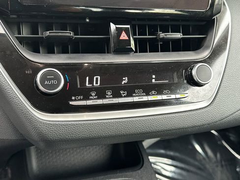Used 2024 Toyota Corolla LE FWD image 24