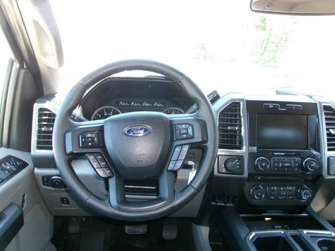 Used 2015 Ford F150 XLT w/ Equipment Group 302A Luxury AWD/4WD image 6
