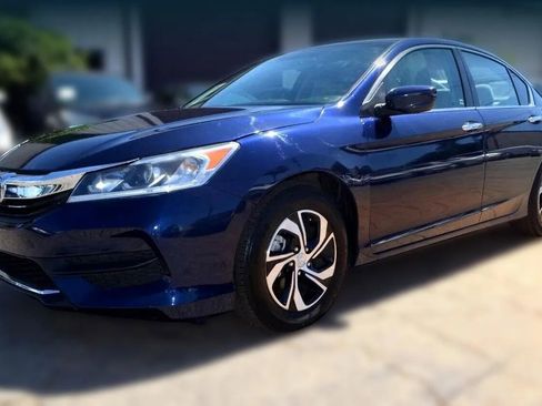 Used 2017 Honda Accord LX image 2
