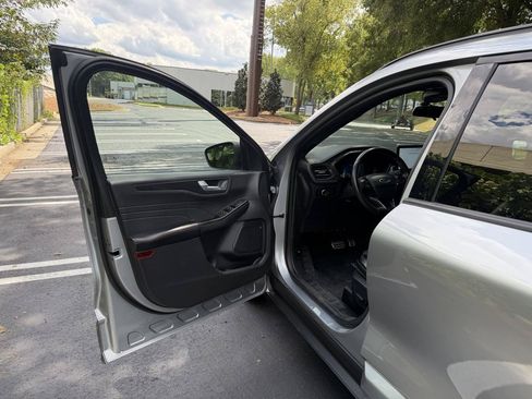 Used 2024 Ford Escape ST-Line w/ Tech Pack #1 AWD/4WD image 9