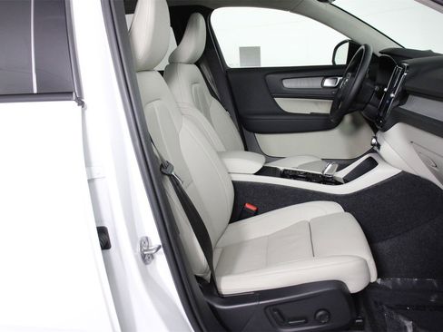 Used 2026 Volvo XC40 B5 Plus w/ Protection Package Premier image 29