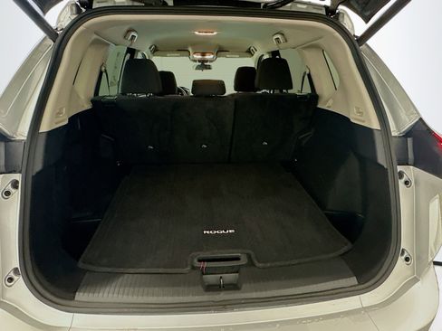 Used 2025 Nissan Rogue SV image 29