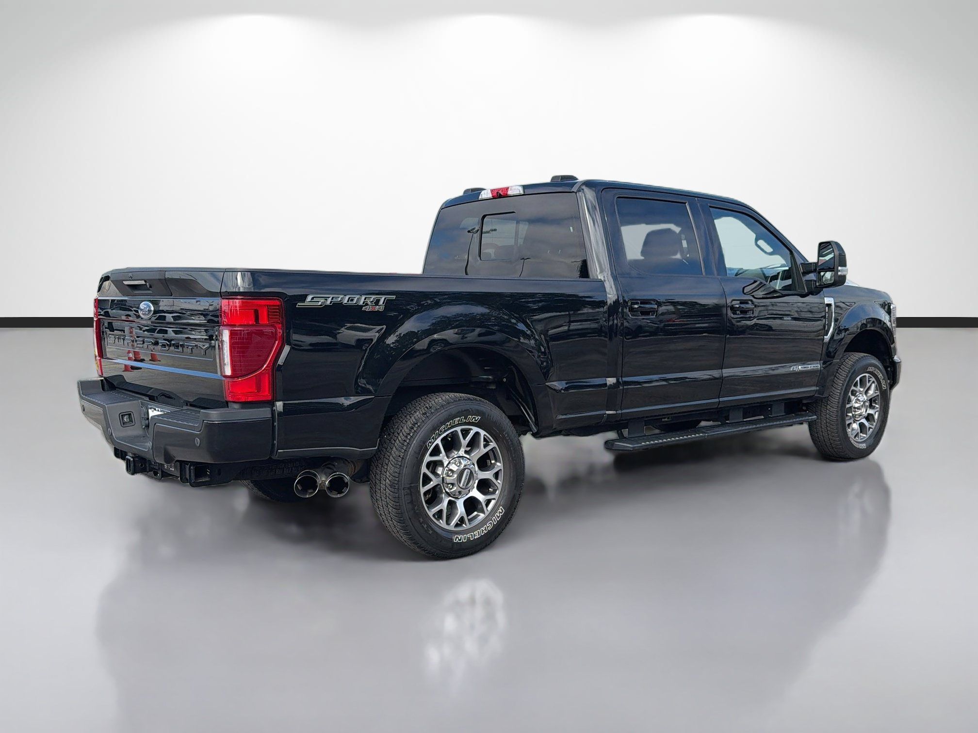 Used 2022 Ford F250 Lariat w/ Lariat Ultimate Package AWD/4WD image 3