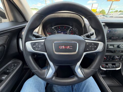 Used 2023 GMC Terrain SLE w/ Driver Convenience Package FWD image 12