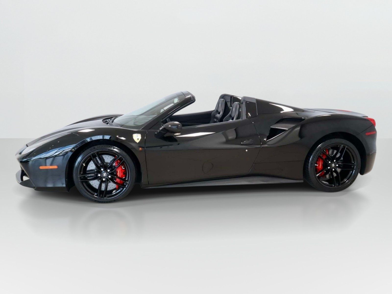 Certified 2018 Ferrari 488 Spider RWD image 2