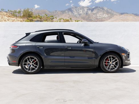 Certified 2023 Porsche Macan S AWD/4WD image 8