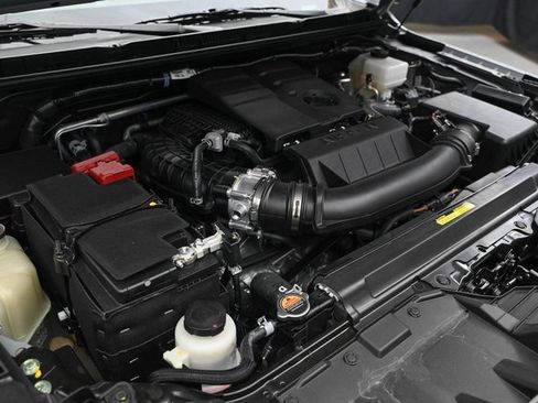 Used 2025 Nissan Frontier PRO-4X w/ Pro Convenience Package image 32