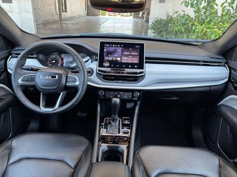 Used 2025 Jeep Compass Limited AWD/4WD image 34