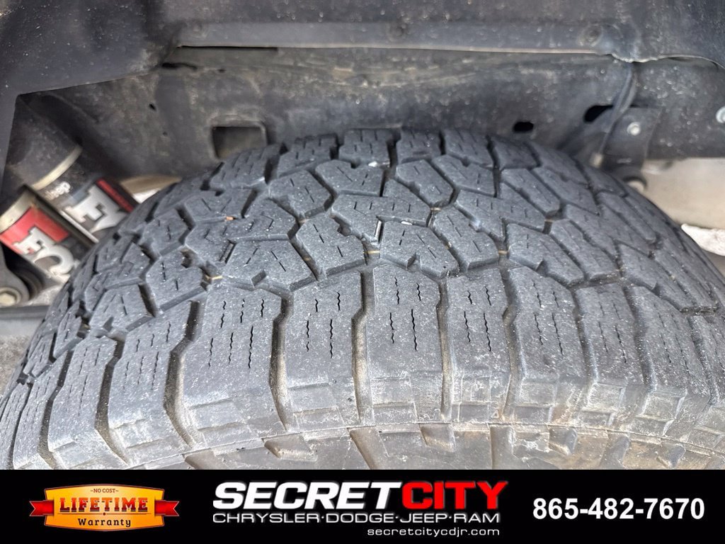Used 2023 Jeep Gladiator Mojave w/ Cold Weather Group AWD/4WD image 19