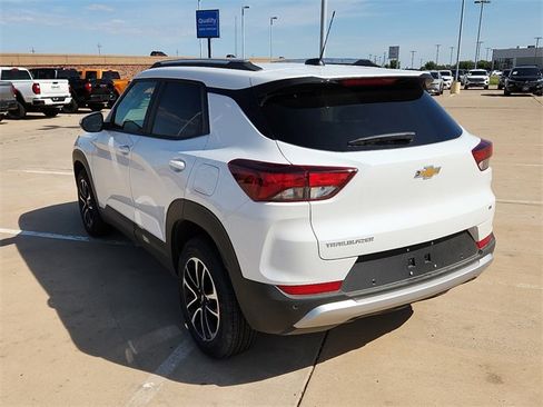 New 2025 Chevrolet TrailBlazer LT w/ Convenience Package image 3