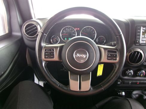 Used 2018 Jeep Wrangler Unlimited Sport AWD/4WD image 10