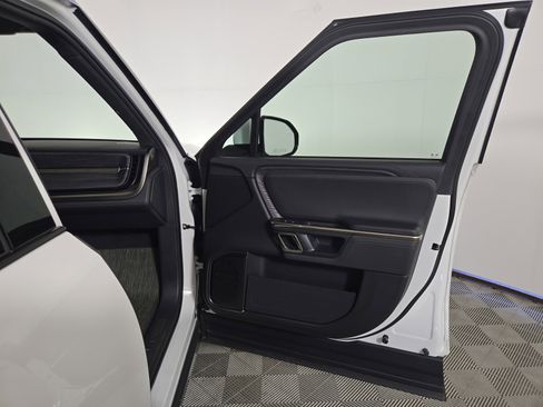 Used 2023 Rivian R1S Adventure AWD/4WD image 18