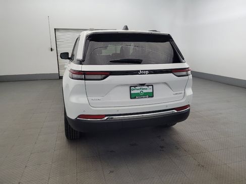 Used 2023 Jeep Grand Cherokee Laredo w/ Luxury Tech Group I image 6