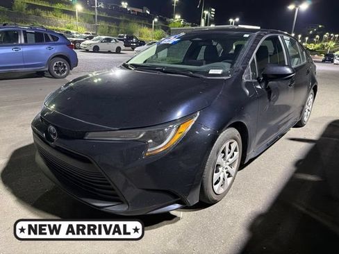 Used 2024 Toyota Corolla LE FWD image 1