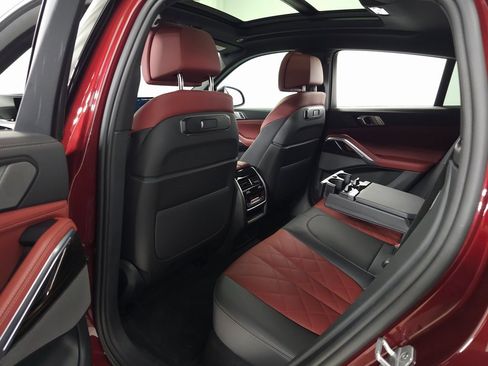 Used 2025 BMW X6 xDrive40i w/ Climate Comfort Package image 40