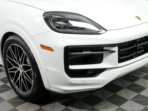 New 2026 Porsche Cayenne E-Hybrid Coupe image 40