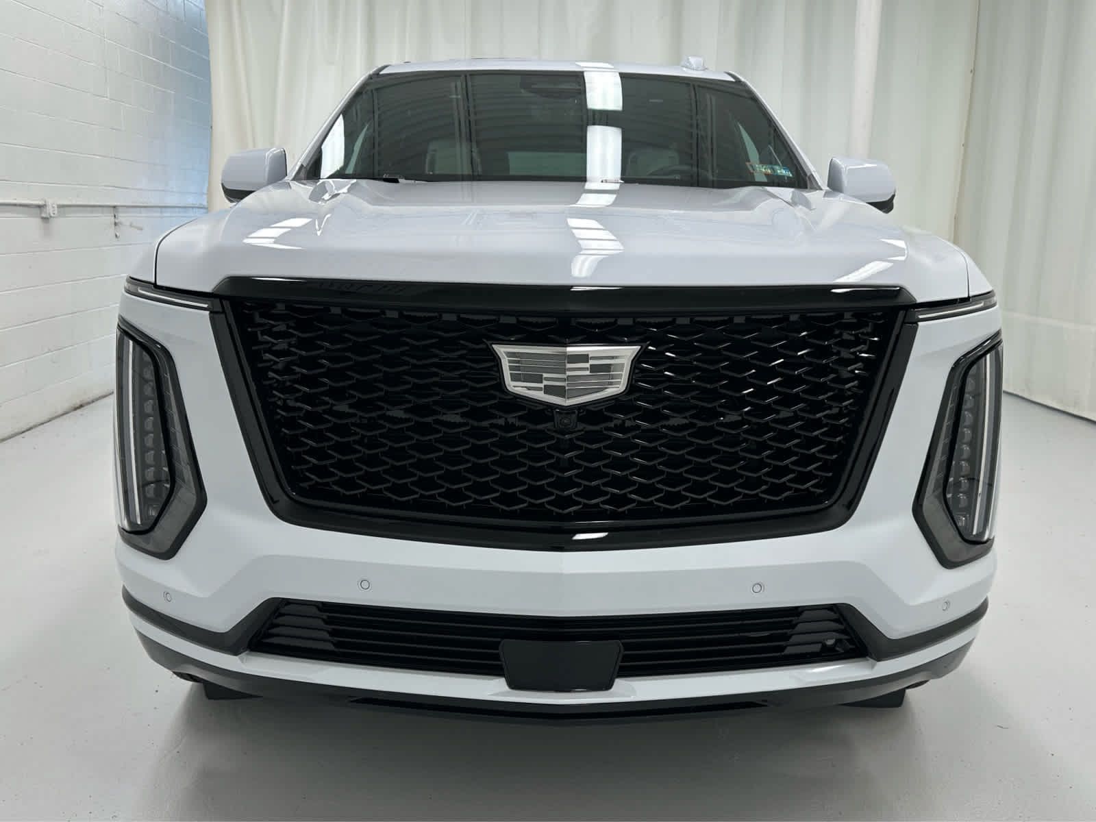 Used 2026 Cadillac Escalade Platinum Sport w/ LPO, ONYX Package AWD/4WD image 5