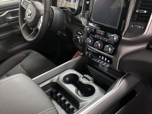 New 2026 RAM 1500 4x4 Crew Cab image 28