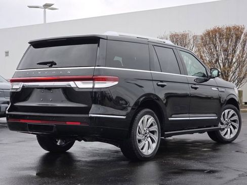 Used 2024 Lincoln Navigator Premiere image 26