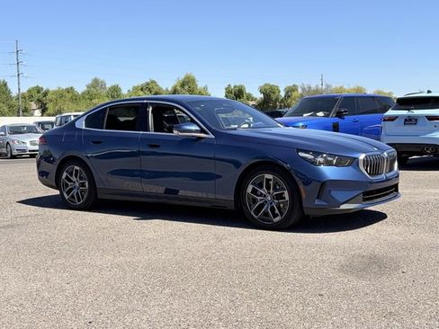 Used 2026 BMW 530i w/ Premium Package RWD image 4