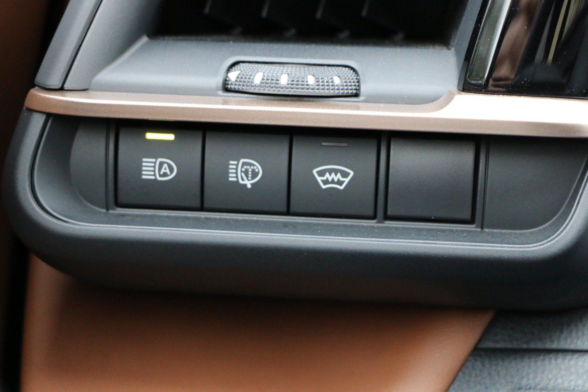 Used 2025 Toyota Crown Signia w/ Advanced Technology Package AWD/4WD image 22