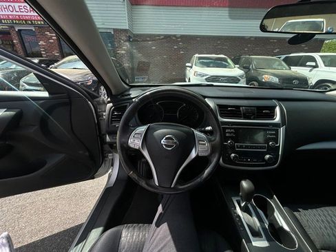 Used 2016 Nissan Altima 2.5 SV FWD image 10