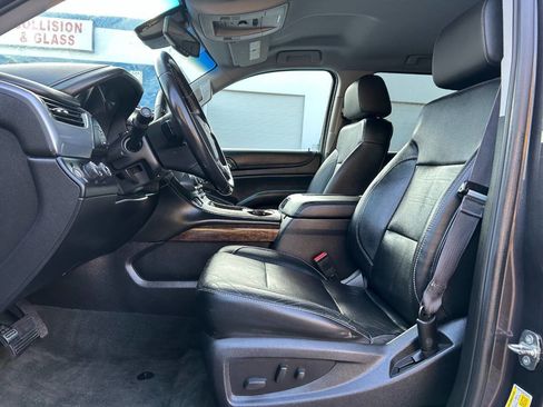 Used 2015 Chevrolet Suburban LT image 19