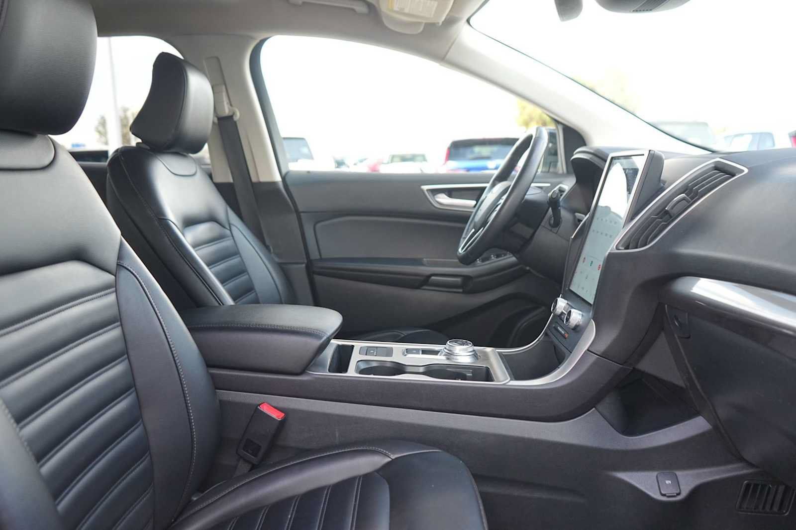 Used 2024 Ford Edge SEL AWD/4WD image 15