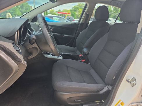 Used 2016 Chevrolet Cruze LT FWD image 15