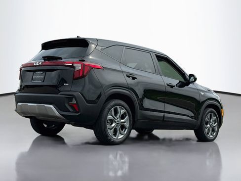 Used 2025 Kia Seltos LX AWD/4WD image 7