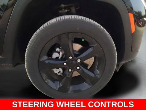 New 2025 Jeep Grand Cherokee Altitude RWD image 39