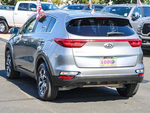 Used 2020 Kia Sportage LX image 2