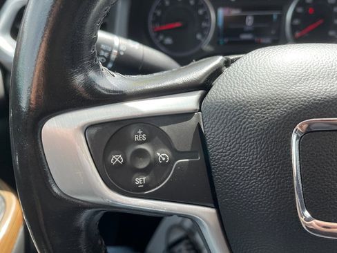 Used 2019 GMC Acadia SLE w/ Driver Alert Package I FWD image 18